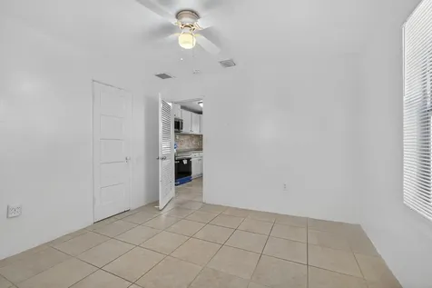 146 W 18th Street Riviera Beach FL 33404