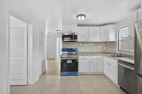 146 W 18th Street Riviera Beach FL 33404