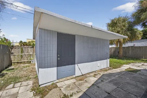146 W 18th Street Riviera Beach FL 33404