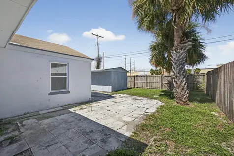 146 W 18th Street Riviera Beach FL 33404