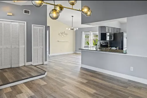 2230 SE Dill Lane Port Saint Lucie FL 34952