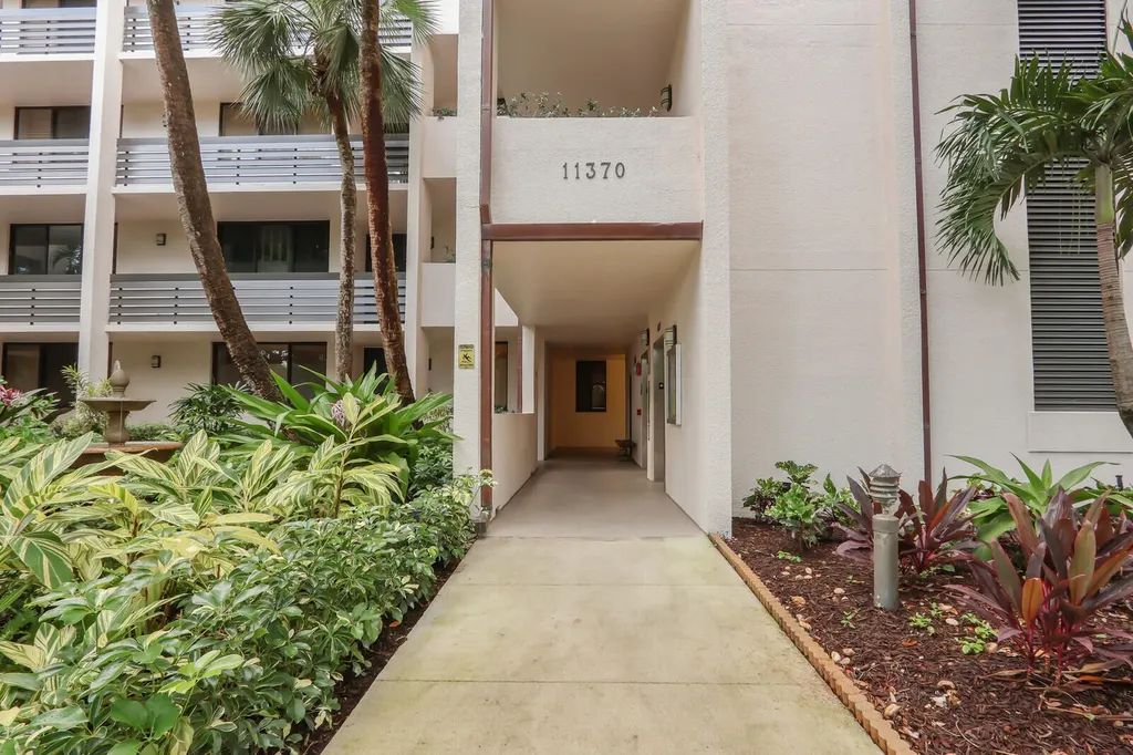 11370 Twelve Oaks Way North Palm Beach FL 33408