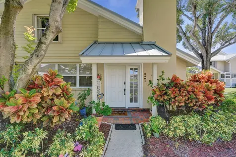 2401 Amherst Court Boynton Beach FL 33436
