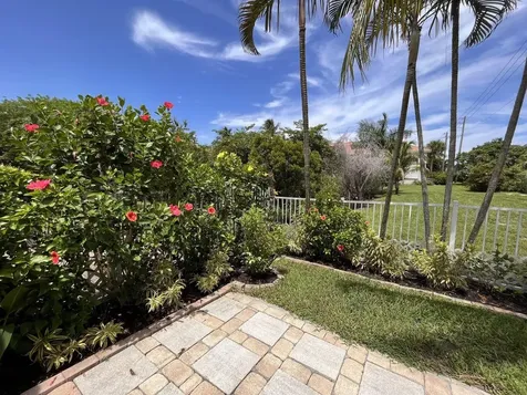 1107 Via Jardin Riviera Beach FL 33418