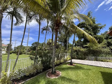1107 Via Jardin Riviera Beach FL 33418
