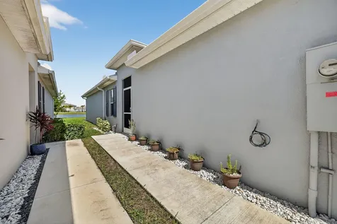 812 Persimmon Place Fort Pierce FL 34981