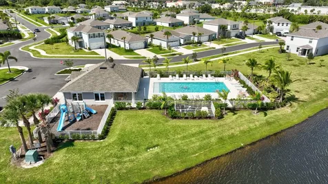 812 Persimmon Place Fort Pierce FL 34981