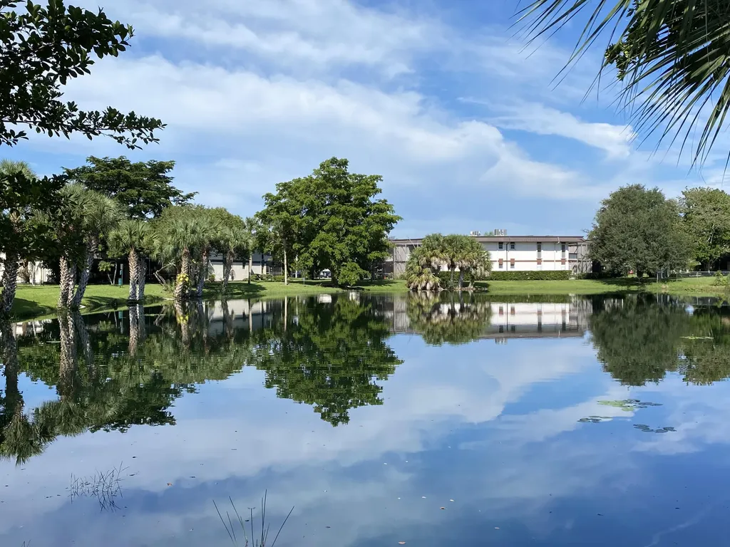 7 Greenway Royal Palm Beach FL 33411