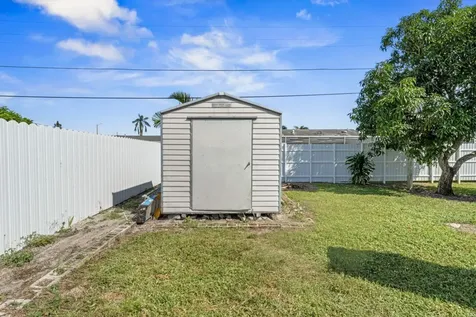 348 Lanier Drive Palm Springs FL 33461