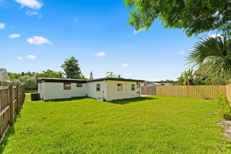 3797 Bahama Road Palm Beach Gardens FL 33410