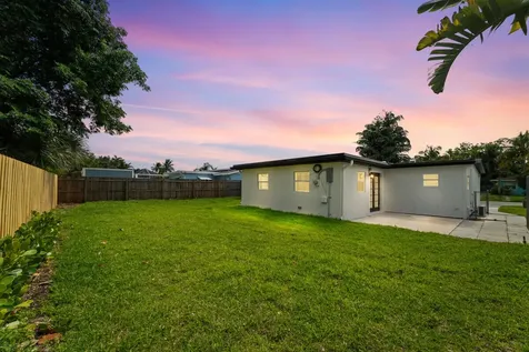 3797 Bahama Road Palm Beach Gardens FL 33410