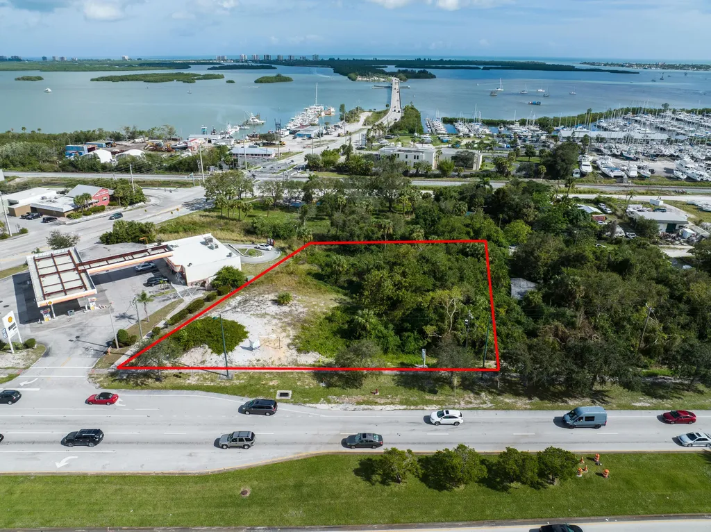 1988 N Us Highway 1 Fort Pierce FL 34946