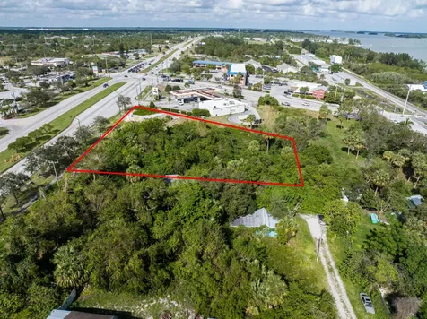 1988 N Us Highway 1 Fort Pierce FL 34946