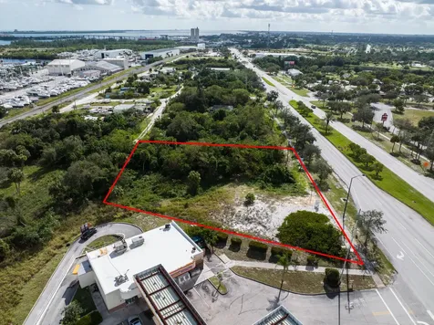 1988 N Us Highway 1 Fort Pierce FL 34946