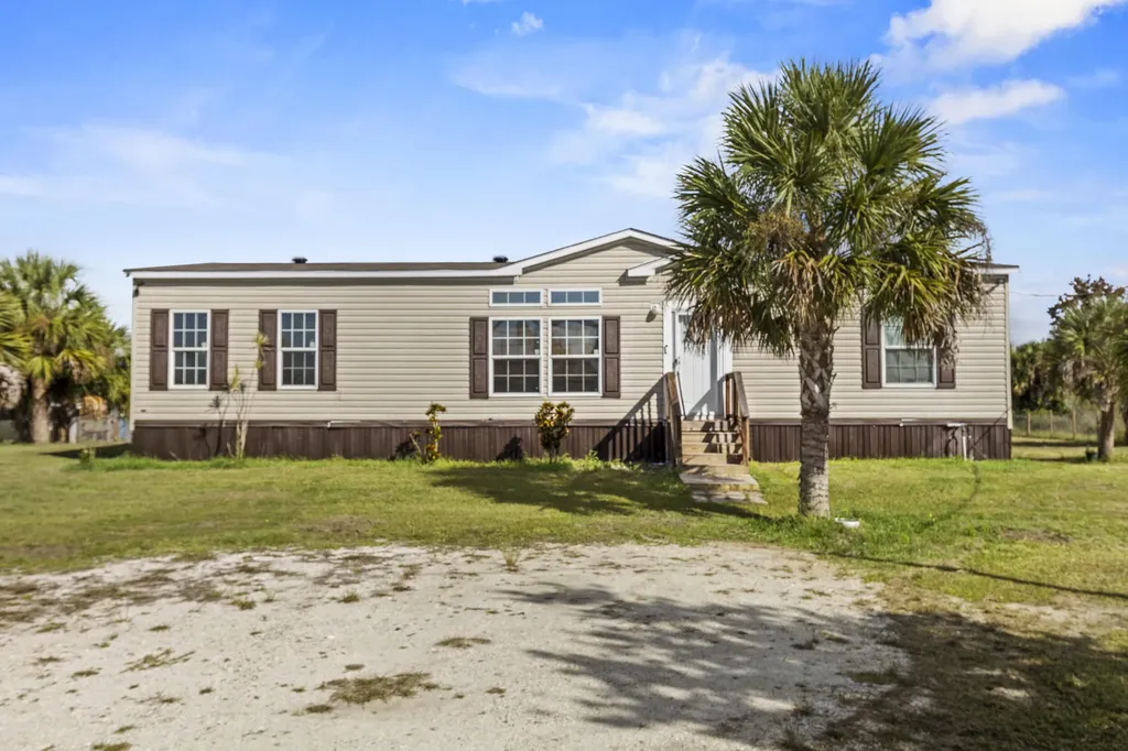 19621 Nw 260th Street Okeechobee FL 34972