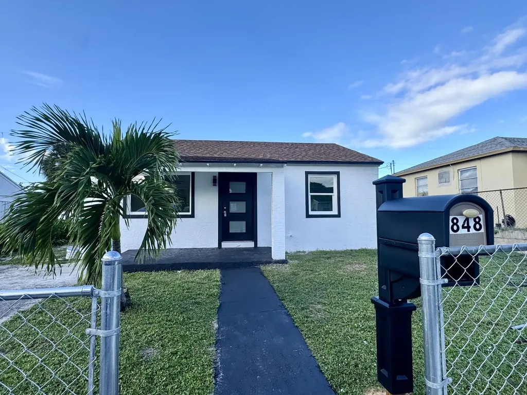 848 W 4th Street Riviera Beach FL 33404