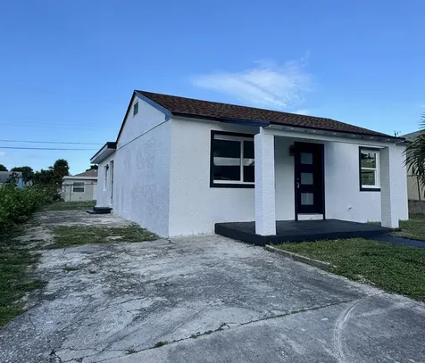 848 W 4th Street Riviera Beach FL 33404