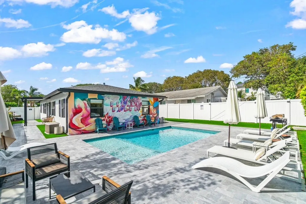 217 NE 11th Street Delray Beach FL 33444
