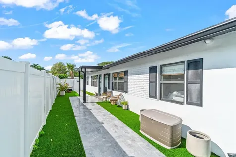 217 NE 11th Street Delray Beach FL 33444