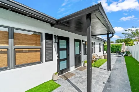 217 NE 11th Street Delray Beach FL 33444