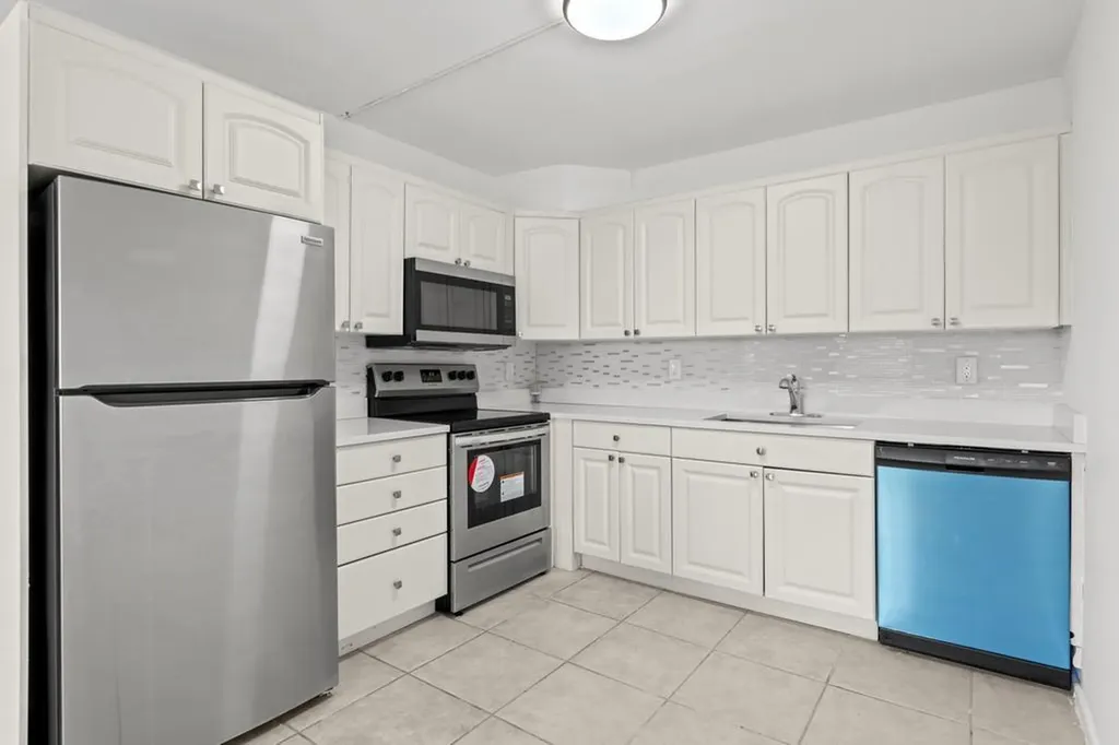 2044 Hythe C Boca Raton FL 33434