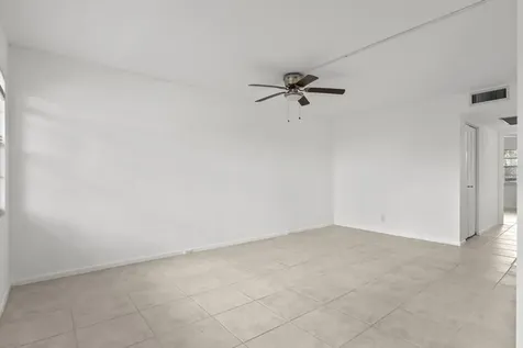 2044 Hythe C Boca Raton FL 33434
