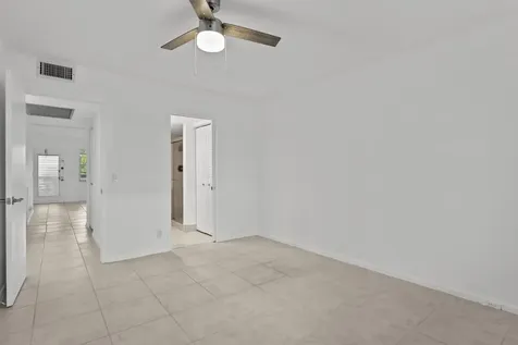 2044 Hythe C Boca Raton FL 33434