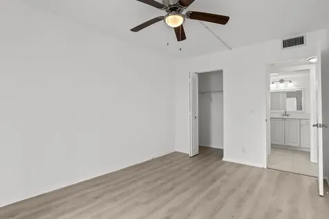 2044 Hythe C Boca Raton FL 33434