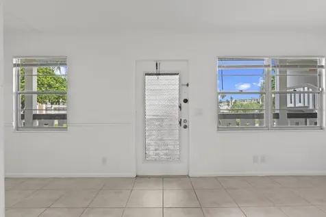2044 Hythe C Boca Raton FL 33434