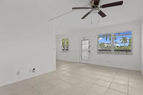 2044 Hythe C Boca Raton FL 33434