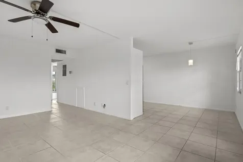 2044 Hythe C Boca Raton FL 33434