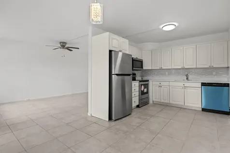 2044 Hythe C Boca Raton FL 33434