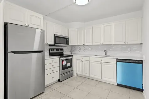 2044 Hythe C Boca Raton FL 33434