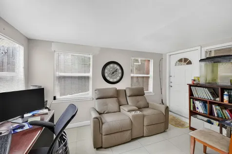 6133 Sw 5th Street Margate FL 33068
