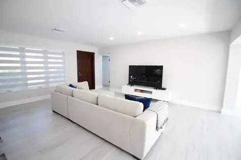2548 SE 14th Street Pompano Beach FL 33062