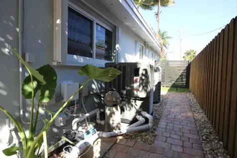 2548 SE 14th Street Pompano Beach FL 33062