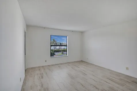 890 N Federal Highway Lantana FL 33462
