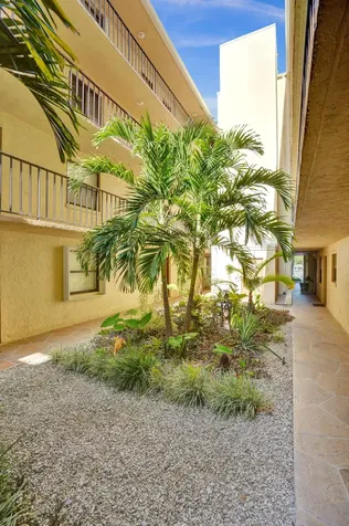 890 N Federal Highway Lantana FL 33462