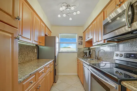 202 High Point Terrace Delray Beach FL 33445