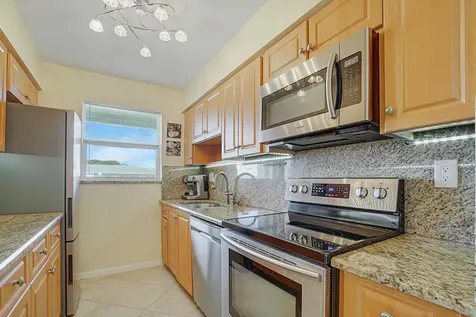 202 High Point Terrace Delray Beach FL 33445