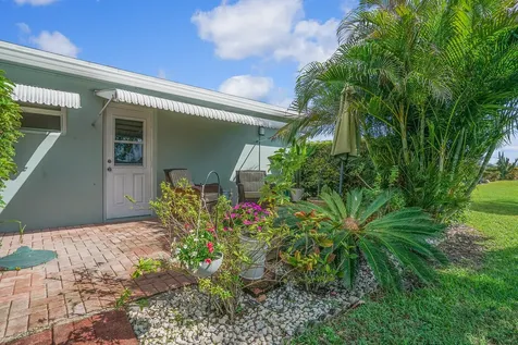 202 High Point Terrace Delray Beach FL 33445