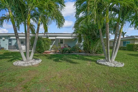 202 High Point Terrace Delray Beach FL 33445