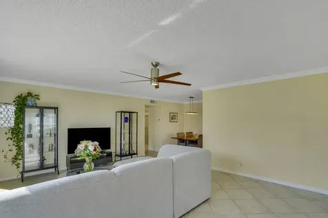 202 High Point Terrace Delray Beach FL 33445