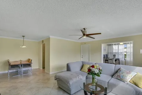 202 High Point Terrace Delray Beach FL 33445