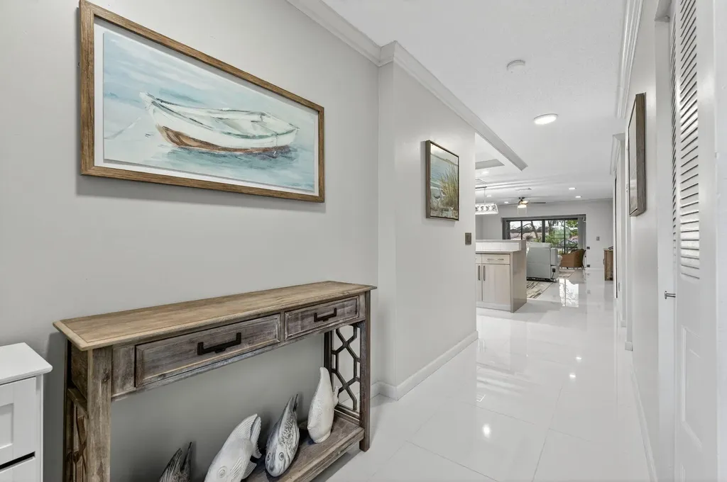 8450 Casa Del Lago Boca Raton FL 33433