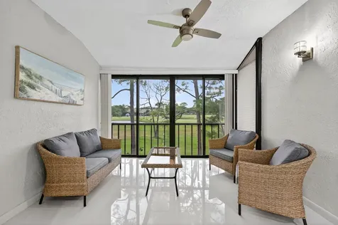 8450 Casa Del Lago Boca Raton FL 33433