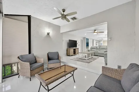 8450 Casa Del Lago Boca Raton FL 33433