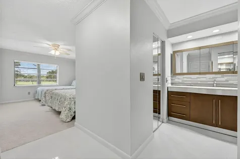 8450 Casa Del Lago Boca Raton FL 33433