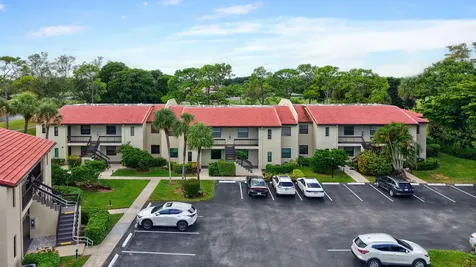 8450 Casa Del Lago Boca Raton FL 33433