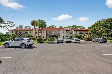8450 Casa Del Lago Boca Raton FL 33433